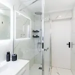 A 2 Separees, Luxe, Design, Confort Premium, 80 M2, Parking Inclus, Proche Gare Sncf