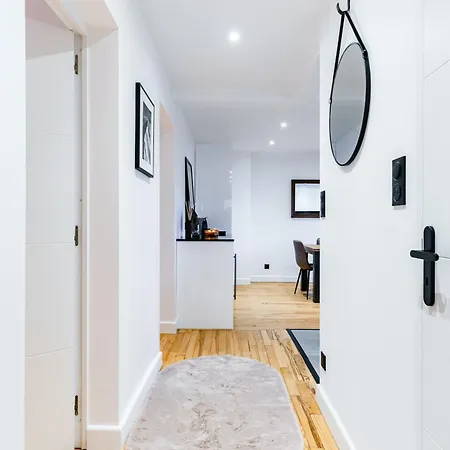 Luxueux, Climatisé, 2 Chambres, Parking Privé Inclus, Design, Confort Premium, 80 M2, Proche Gare Sncf *