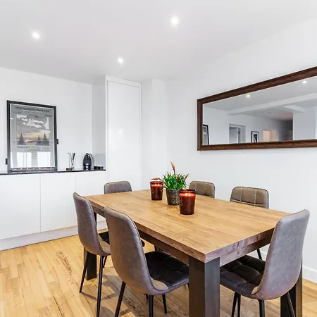 Appartamento Luxueux, Climatisé, 2 Chambres, Parking Privé Inclus, Design, Confort Premium, 80 M2, Proche Gare Sncf