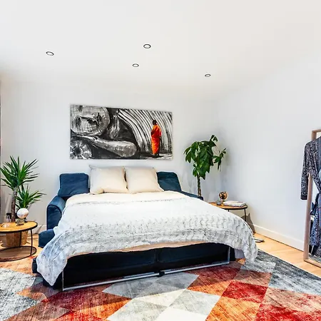 Luxueux, Climatisé, 2 Chambres, Parking Privé Inclus, Design, Confort Premium, 80 M2, Proche Gare Sncf *